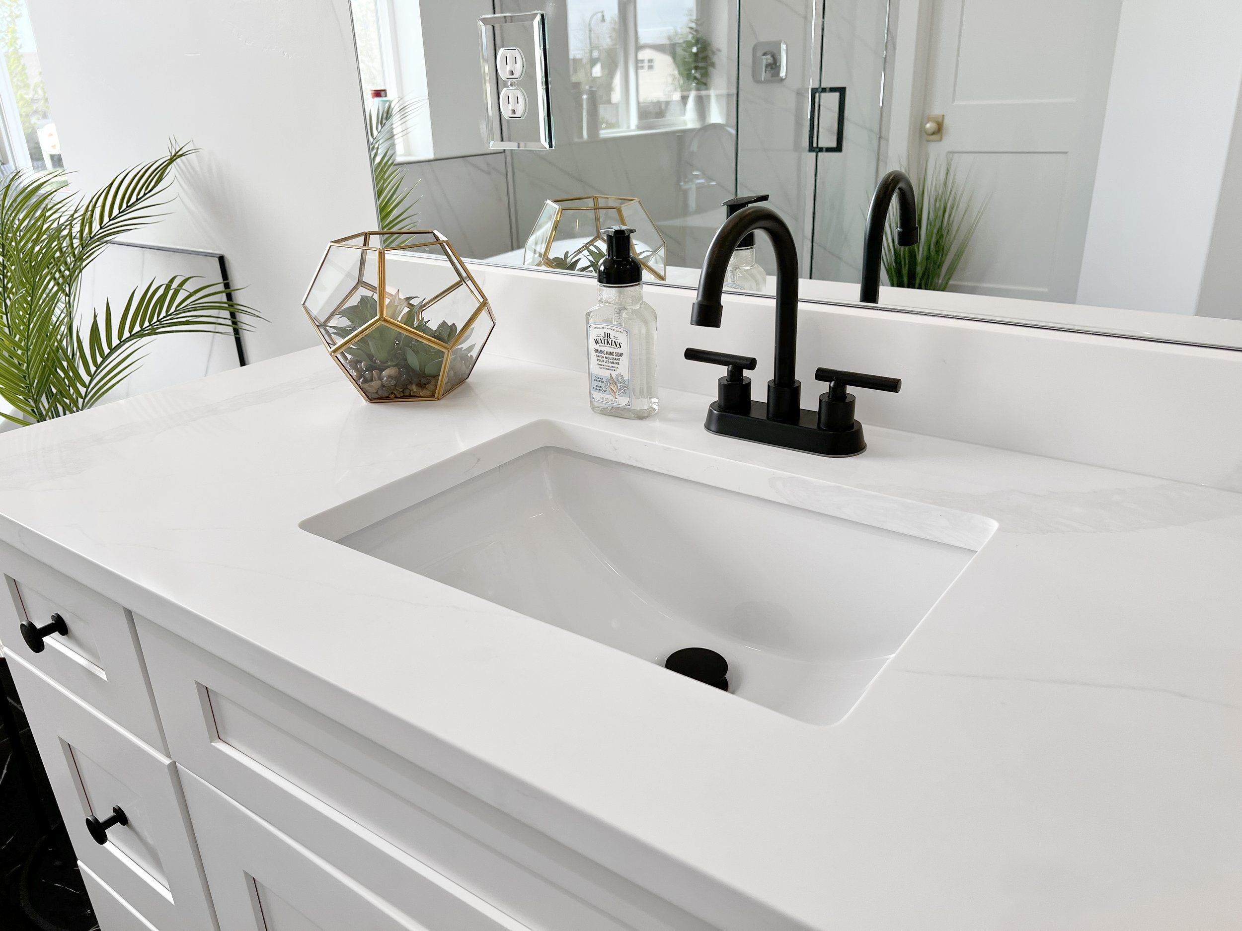 quartz bathroom countertops 2